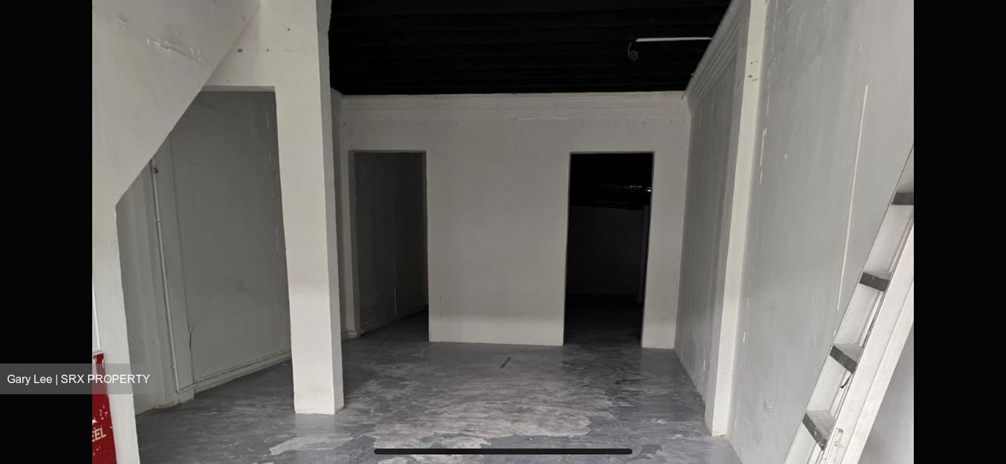 Macpherson Road (D13), Retail #523889001